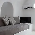 Апарт-отель Radiant Santorini Мессария