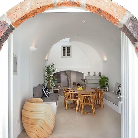 Radiant Santorini Aparthotel