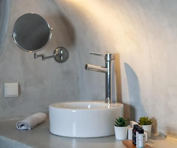 Aparthotel Radiant Santorini 4*