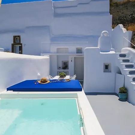 Radiant Santorini Aparthotel 3*