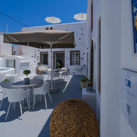 Radiant Santorini Mesariá
