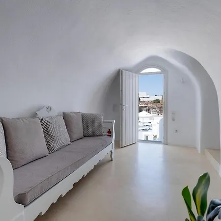 Radiant Santorini Aparthotel