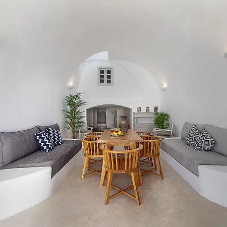 Aparthotel Radiant Santorini 4*