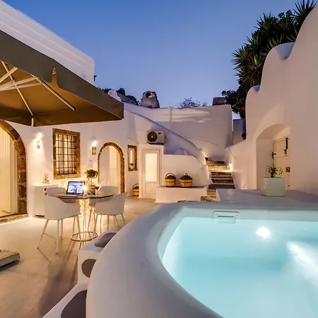 Radiant Santorini Aparthotel 4*