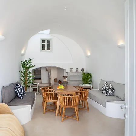 Apart-hotel Radiant Santorini Mesaria