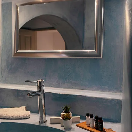 Radiant Santorini 4*