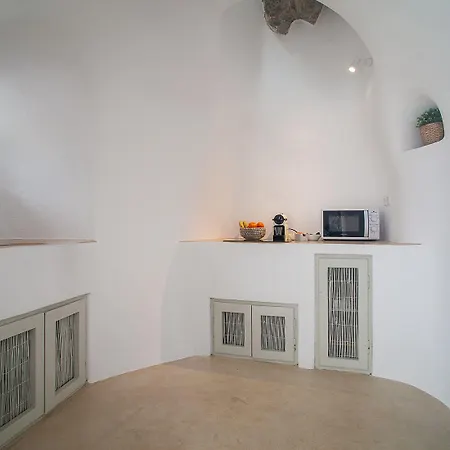 Radiant Santorini 4* Mesariá