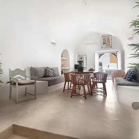 Radiant Santorini Aparthotel
