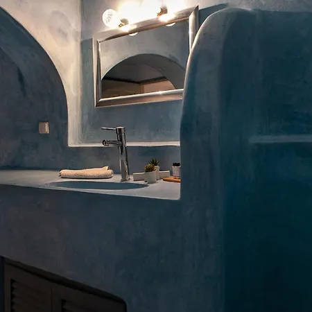 Radiant Santorini Aparthotel