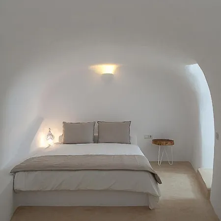 Radiant Santorini Aparthotel