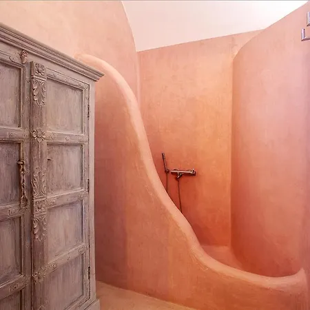 Radiant Santorini Mesariá