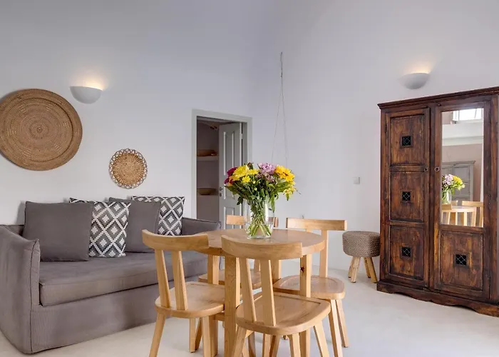 Radiant Santorini شقة فندقية ميساريا