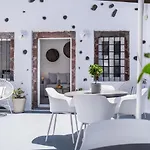 Lägenhetshotell Radiant Santorini 4*