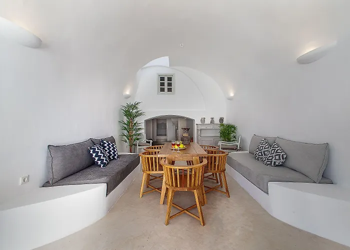 Aparthotel Radiant Santorini 4*